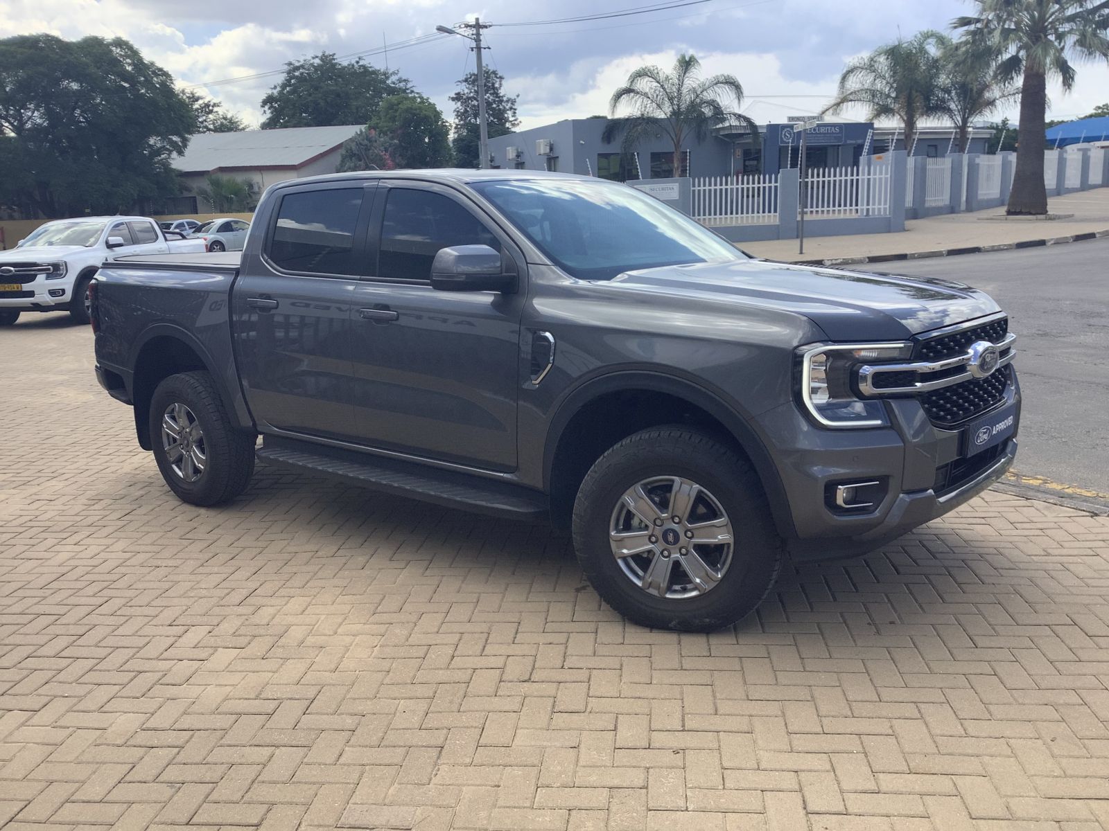 Ford RANGER 20D BI TURBO XLT 4x4 DC 10 SP in Namibia