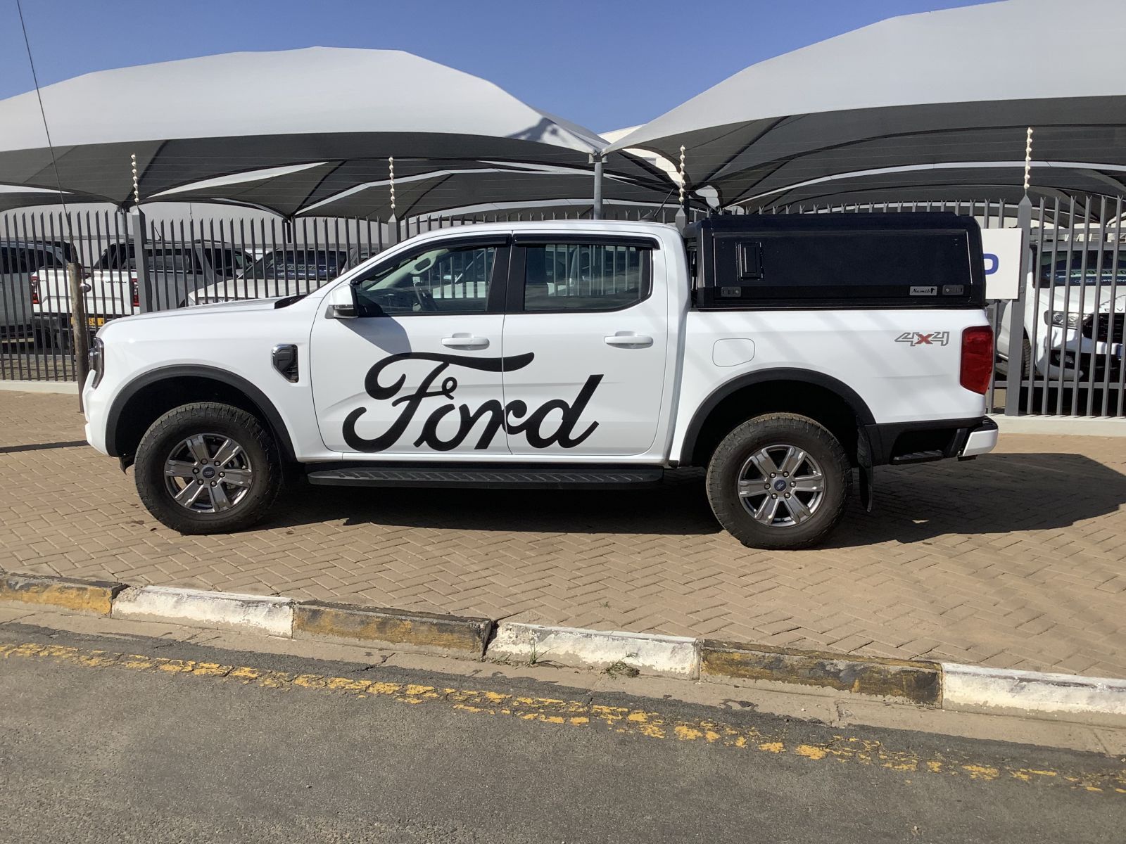 Ford RANGER 20D BI TURBO XLT 4x4 10SP AT in Namibia