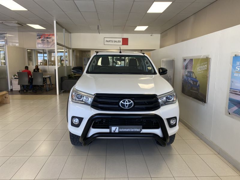 2017 Toyota Hilux photo 2