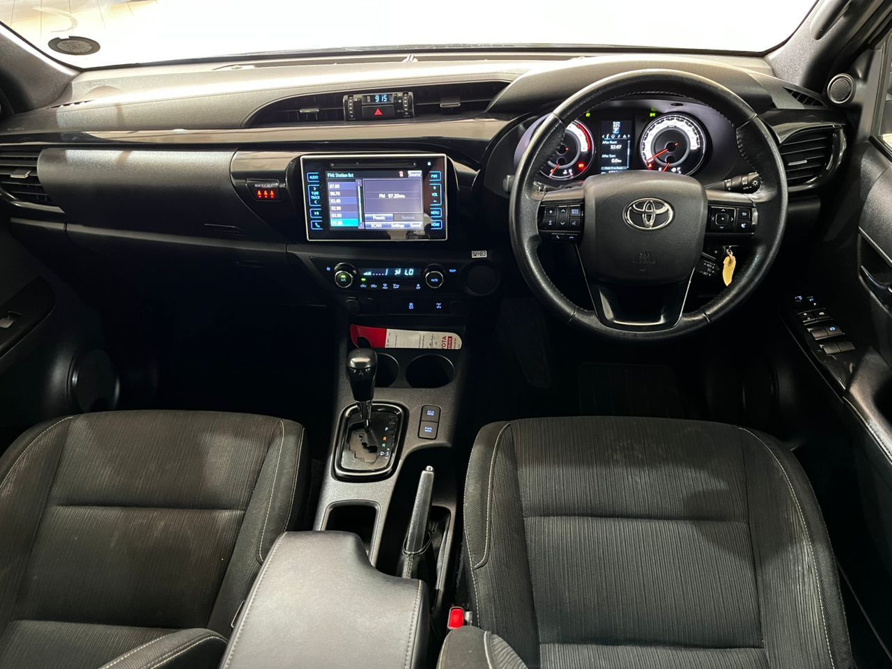 2019 Toyota Hilux photo 6