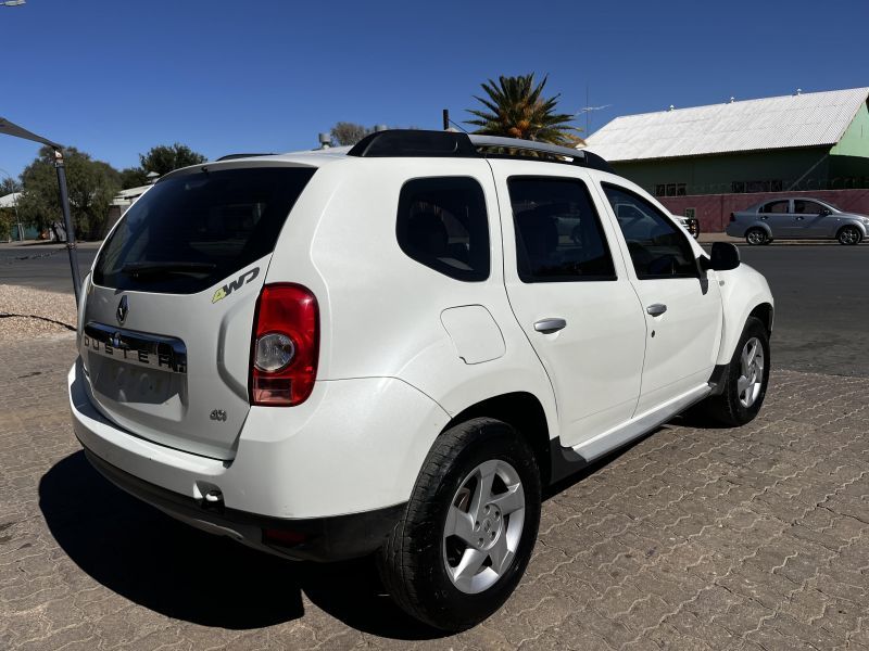 2015 Renault Duster photo 3