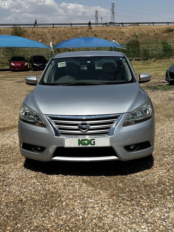 2012 Nissan Sylphy photo 2