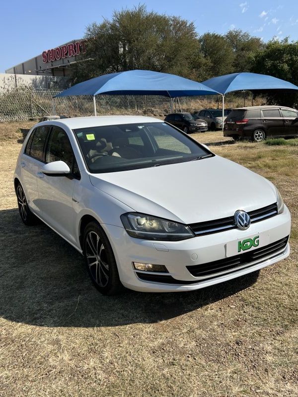 2014 Volkswagen Golf photo 1