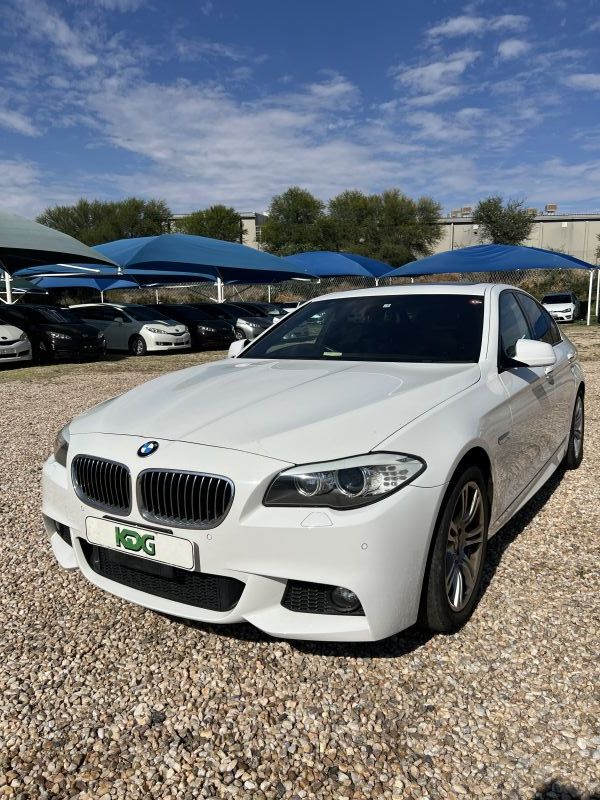 2011 BMW 5 Series photo 3