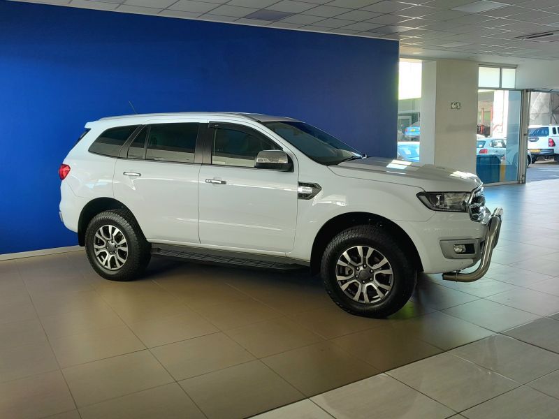 2021 Ford Everest photo 3