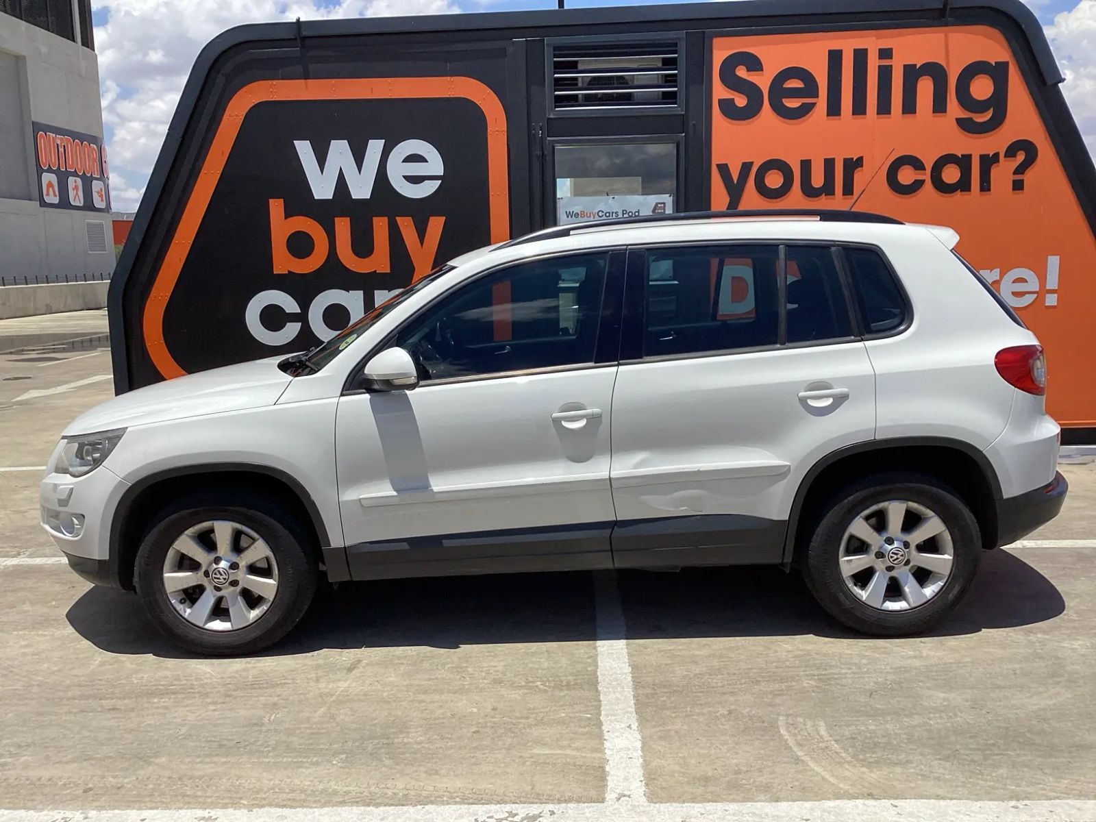 2008 Volkswagen Tiguan photo 2