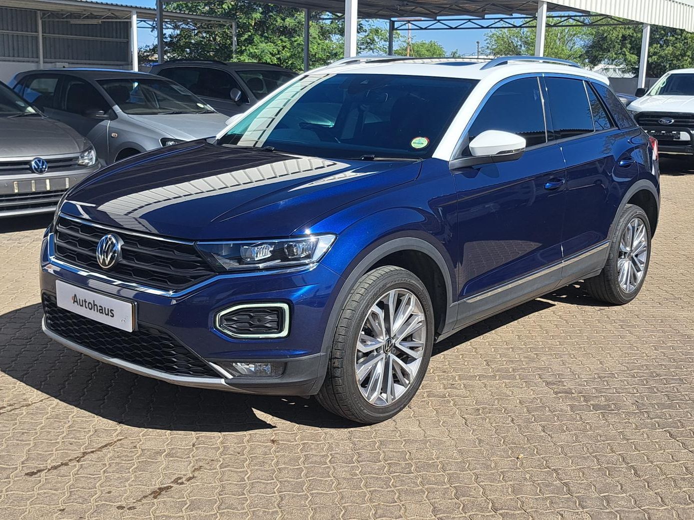 2021 Volkswagen T-Roc photo 2