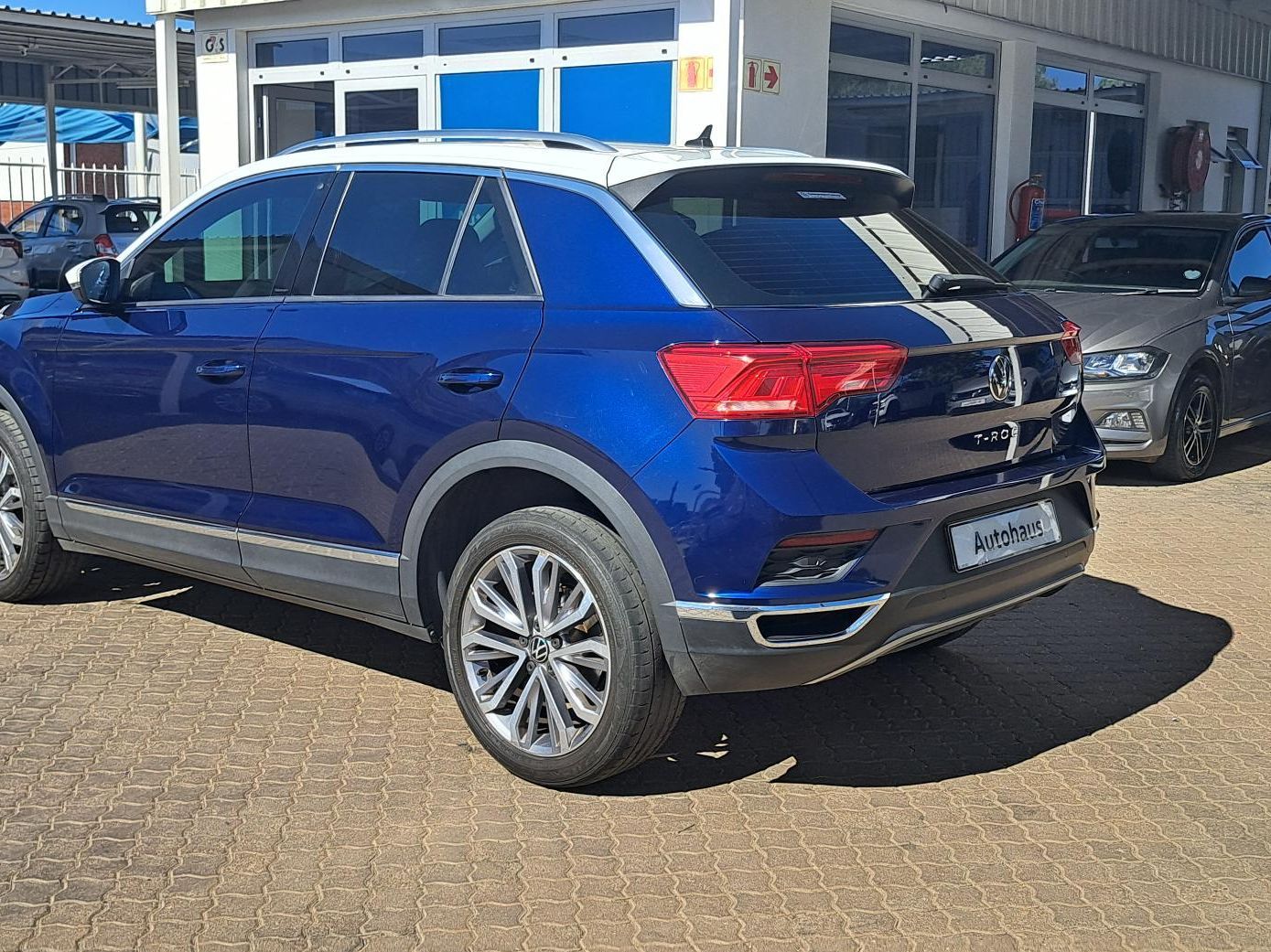 2021 Volkswagen T-Roc photo 3