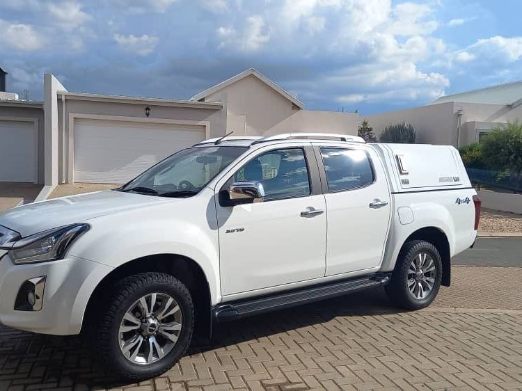 2021 Isuzu D-MAX photo 3