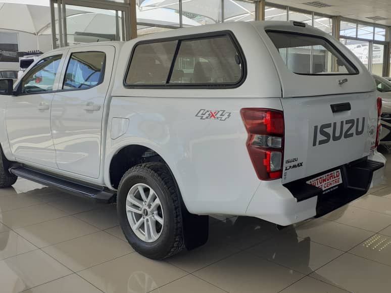 2023 Isuzu D-MAX photo 4