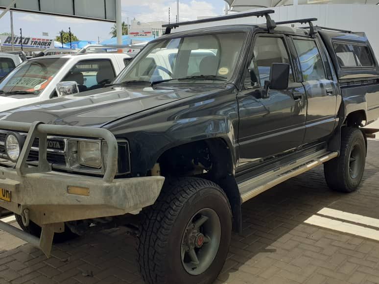 1989 Toyota Hilux photo 2