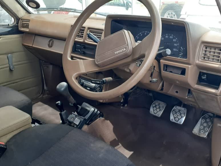 1989 Toyota Hilux photo 6