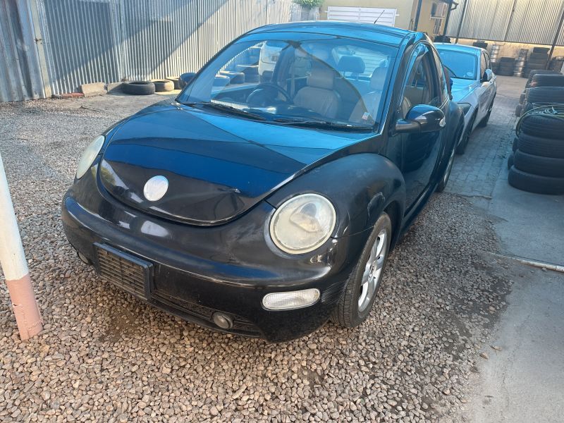 2000 Volkswagen Beetle photo 1