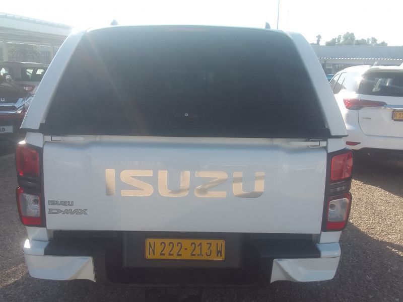 2022 Isuzu D-MAX photo 2