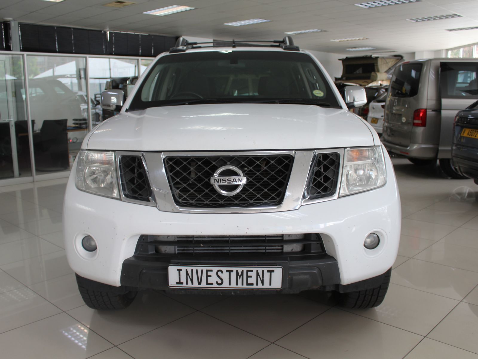 2014 Nissan Navara photo 2