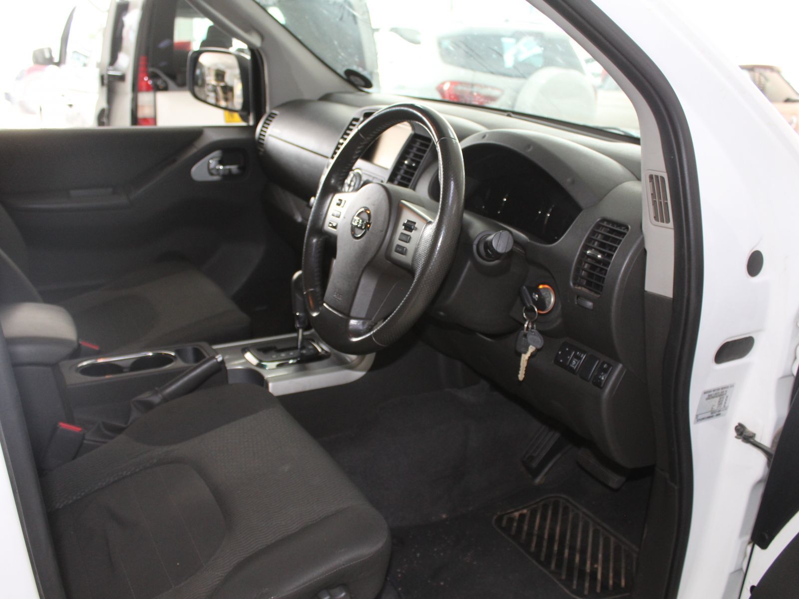 2014 Nissan Navara photo 9